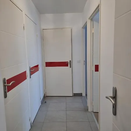 Chez Lou Et Dan 4p With Balcony Elevator And Secure Parking Holiday home *